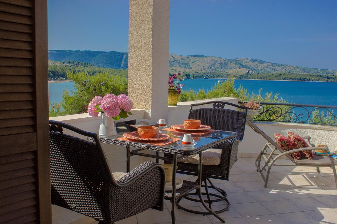 Sea Breeze - Front Sea Apartment Žaborić Exteriér fotografie