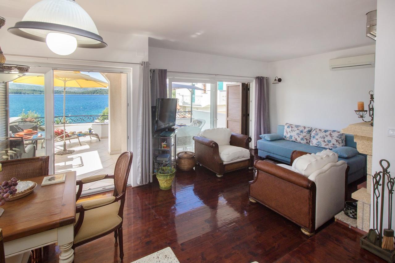 Sea Breeze - Front Sea Apartment Žaborić Exteriér fotografie